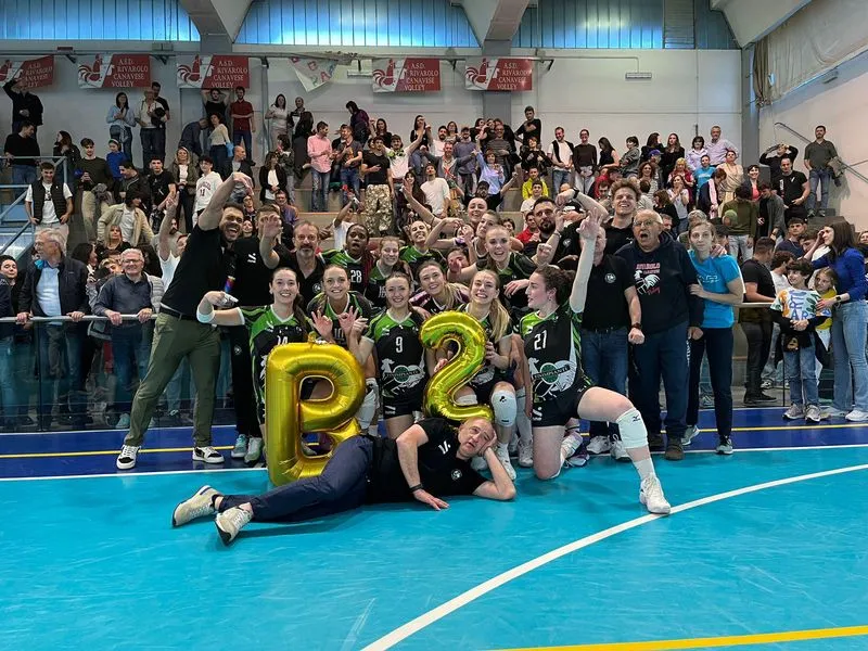 VOLLEY - La Finimpianti Rivarolo trionfa nel big match e conquista la promozione in serie B2