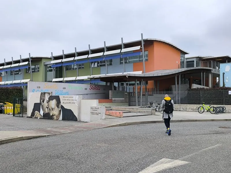 RIVAROLO CANAVESE - Priorità alla scuola elementare: a caccia di fondi per ultimare il plesso della «Gibellini Vallauri»