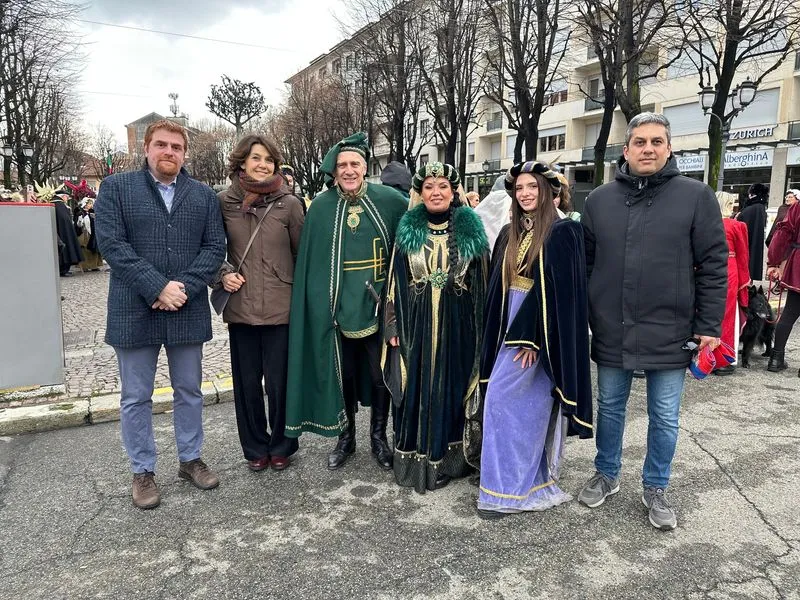 RIVOLI - Con l'investitura del Conte Verde scocca l'ora del 72esimo Carnevale di Rivoli - FOTO
