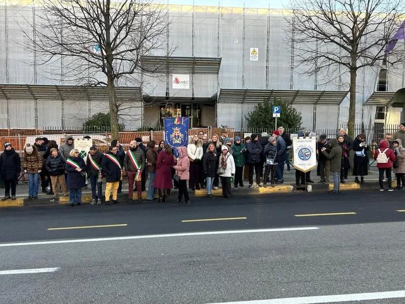 RIVOLI - Il passaggio della Fiamma Olimpica: «Un'emozione profonda» - FOTO