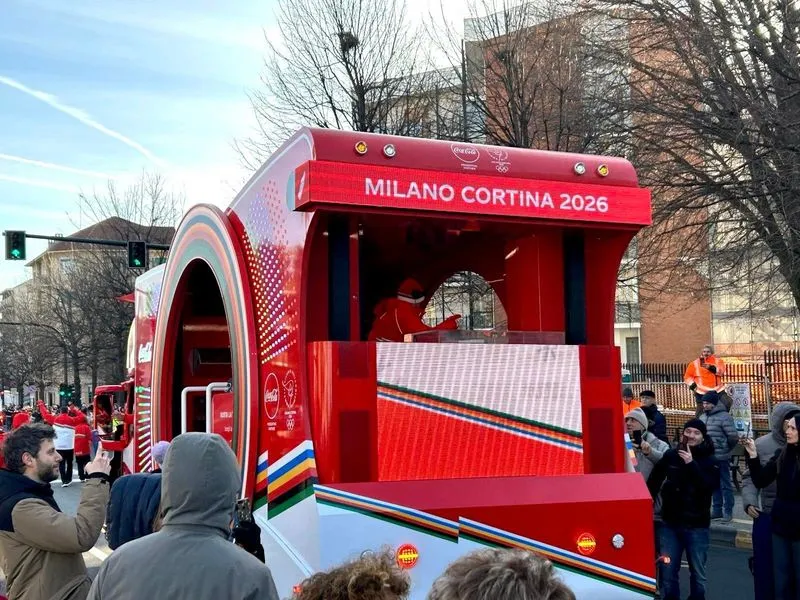 RIVOLI - Il passaggio della Fiamma Olimpica: «Un'emozione profonda» - FOTO