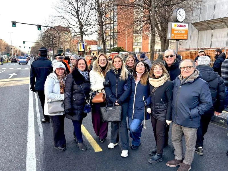 RIVOLI - Il passaggio della Fiamma Olimpica: «Un'emozione profonda» - FOTO