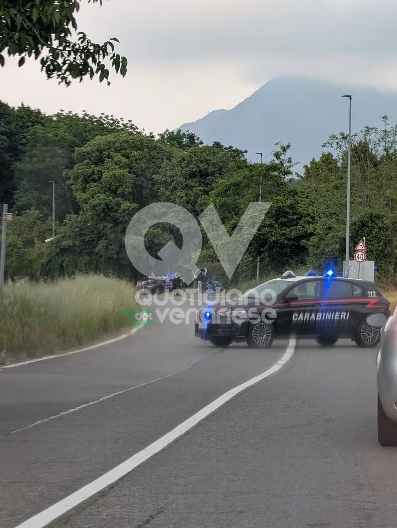 INCIDENTE MORTALE A RIVOLI - Centauro perde la vita in corso Kennedy: gravemente ferita una donna