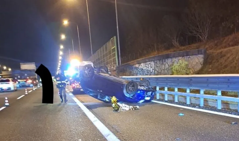 INCIDENTE IN TANGENZIALE A RIVOLI - Scontro fra due auto, una si ribalta: una persona ferita - FOTO