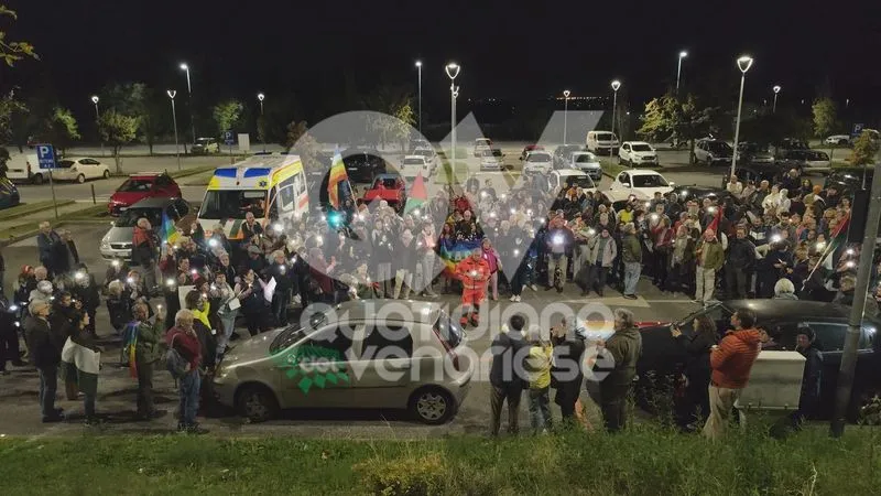 RIVOLI - «Luci sulla Palestina: 100 ospedali per Gaza»: medici, infermieri e operatori sanitari condannano il genocidio - FOTO