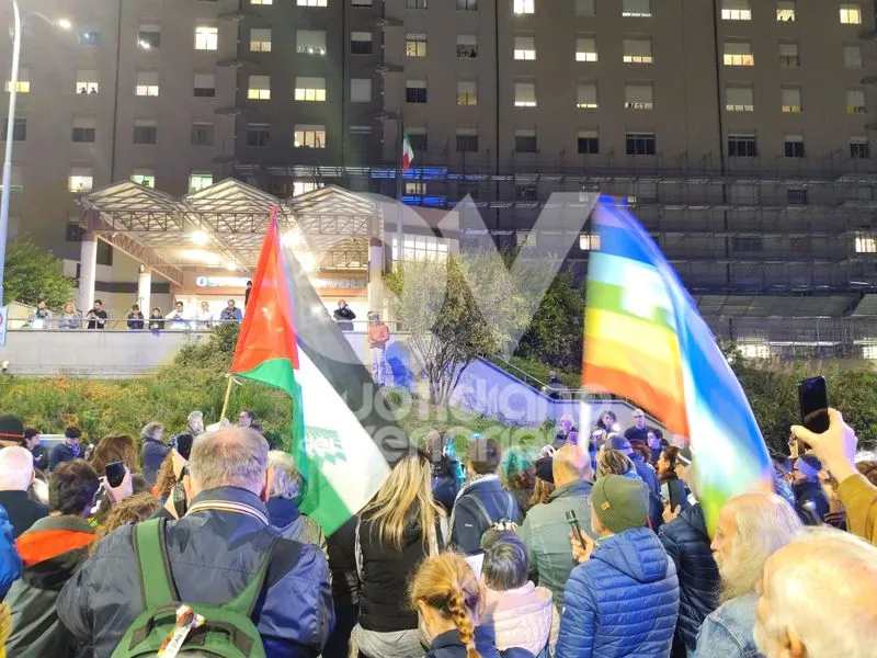 RIVOLI - «Luci sulla Palestina: 100 ospedali per Gaza»: medici, infermieri e operatori sanitari condannano il genocidio - FOTO
