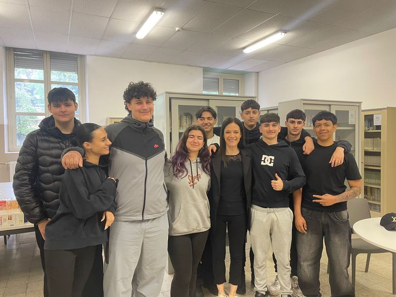 RIVOLI - Al «Romero» nasce la «Biblioteca Hub»: uno spazio condiviso per studio, lettura e relax - FOTO