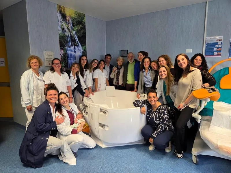 RIVOLI - Un dono per la Struttura Complessa di Ostetricia e Ginecologia: una vasca per il travaglio e il parto