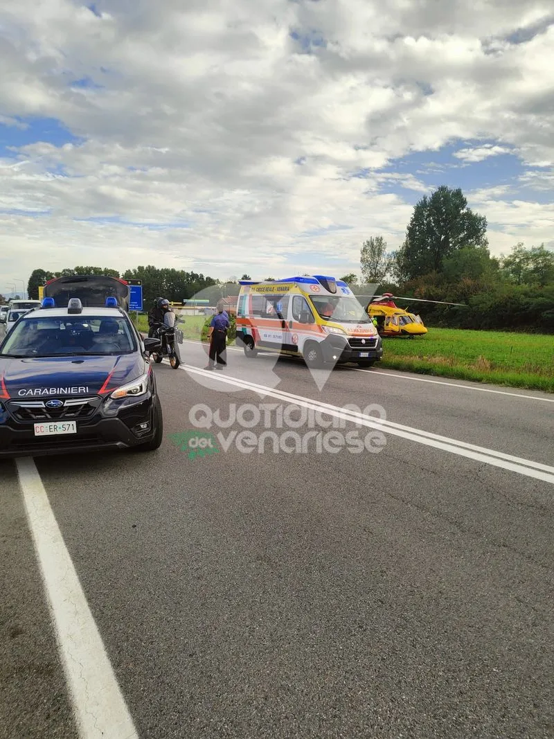 INCIDENTE A ROBASSOMERO - Moto finisce fuori strada: grave centauro - FOTO