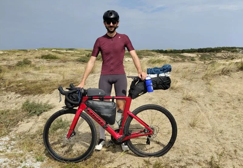 ROCCA CANAVESE - In bicicletta fino a Stoccolma per aiutare la ricerca sul cancro: ecco il progetto di Andrea - FOTO