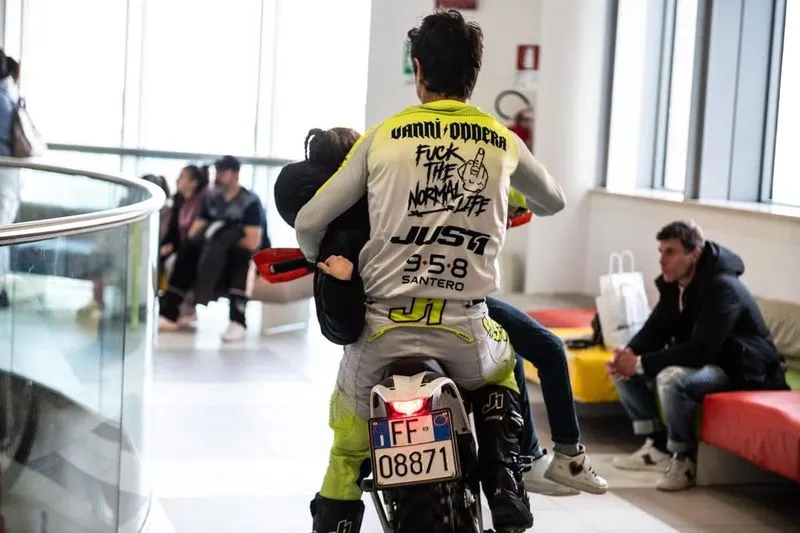 ROCCA CANAVESE - Mototerapia, una serata solidale a tutto gas con il campiona Vanni Oddera