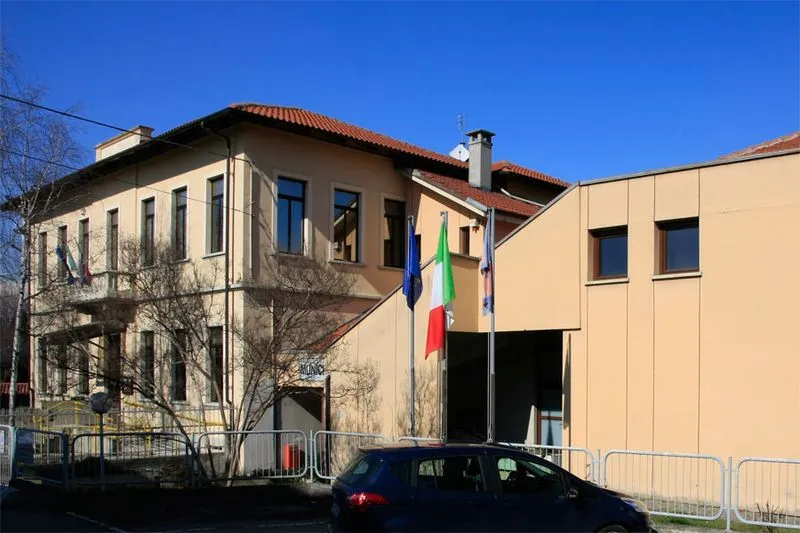 SALASSA - Gelmini: «Giunta comunale sempre più smart: figure chiave risultano quasi sempre assenti fisicamente»