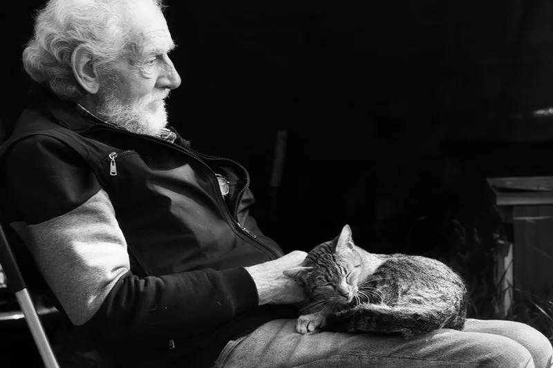 SAN GILLIO E RIVOLI IN LUTTO - Addio a Germano Dalla Libera, il «papà dei gatti del Lago Borgarino»
