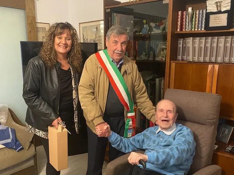 SAN GIUSTO CANAVESE - Una super festa in famiglia per i 100 anni di Piero Ballesio - FOTO