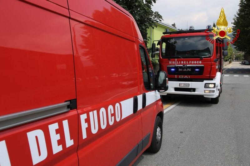 SANGANO - Crollo tetto a Villa La Concezione, intervento dei vigili del fuoco