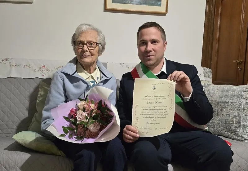 SANTENA - In festa per i cento anni di Vittorina Ravetto - FOTO