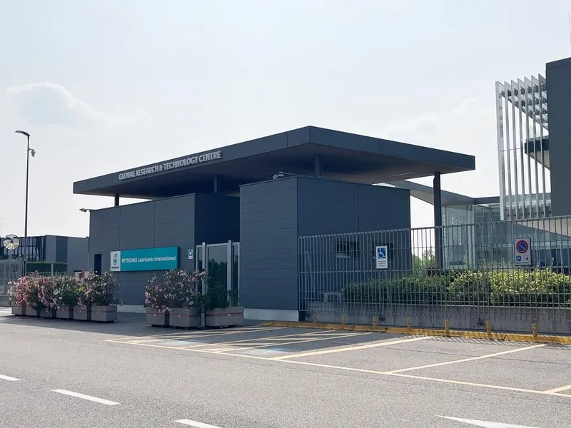 SANTENA - Caso Petronas, Consiglio comunale unito al fianco dei lavoratori