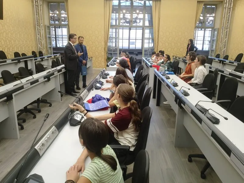 SANTENA - Il consiglio comunale dei ragazzi e ragazze in visita a palazzo Lascaris - FOTO