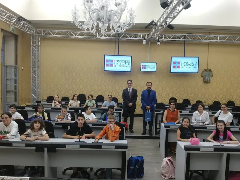 SANTENA - Il consiglio comunale dei ragazzi e ragazze in visita a palazzo Lascaris - FOTO