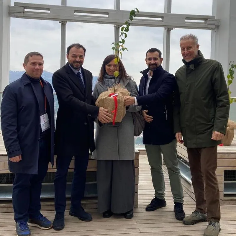 SANTENA - Festa dell'albero, una nuova pianta in dono al Comune