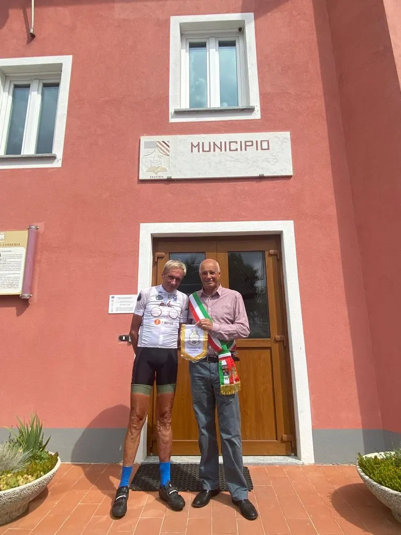 SANTENA - Dalla Sicilia alle Alpi in sella ad una bici: l'epico viaggio di Leonardo Cavazzi fa tappa in città