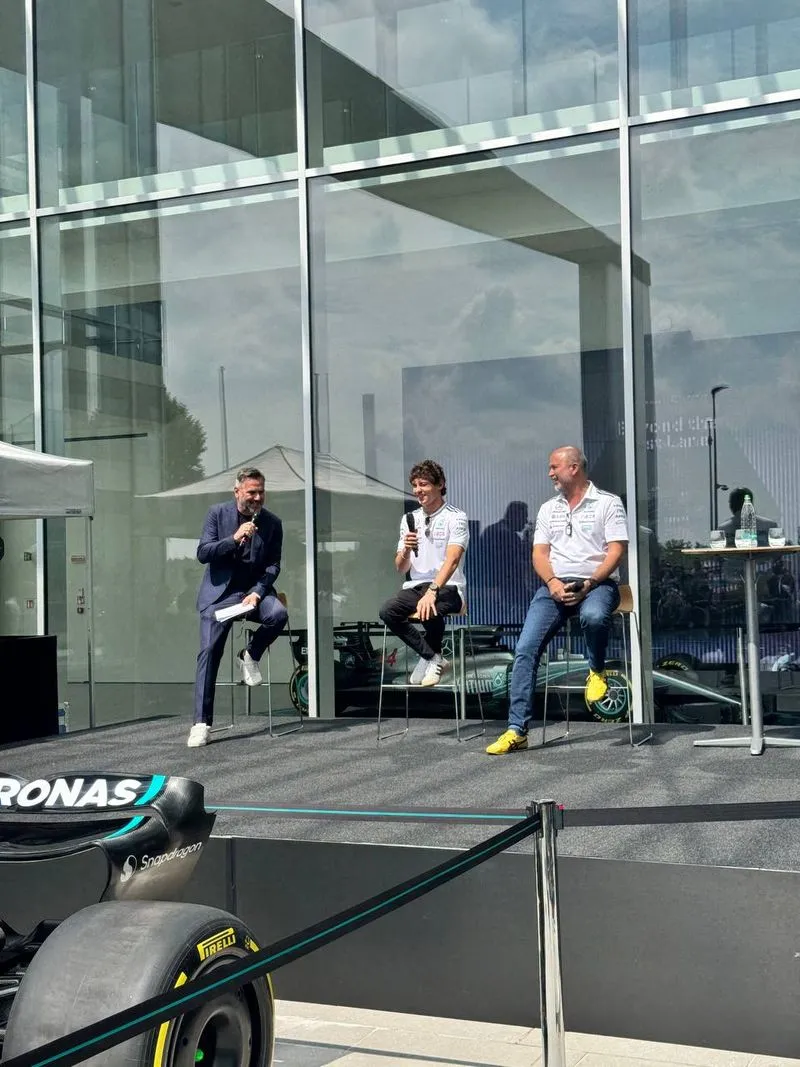 SANTENA - Kimi Antonelli visita la Petronas con la sua Mercedes di Formula 1 - FOTO e VIDEO