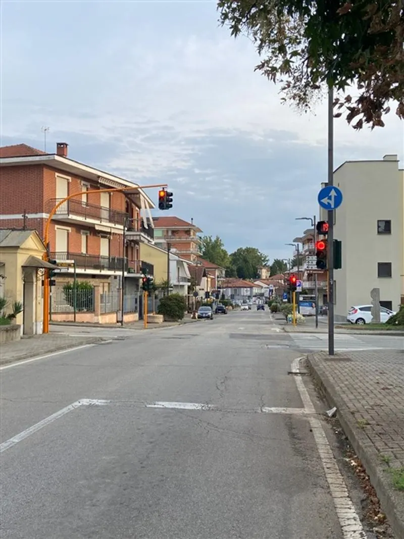 SANTENA - Sicurezza stradale, riqualificati i semafori con tecnologia a led e countdown