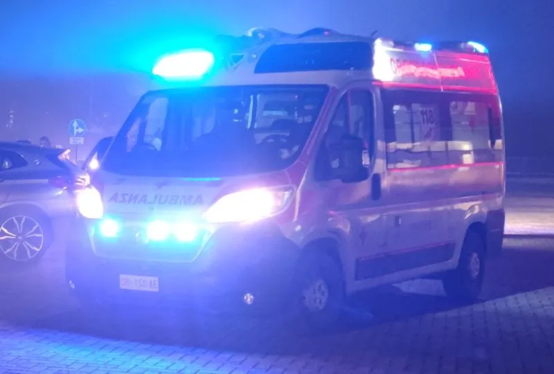 TRAGEDIA NELLA NOTTE - Incidente stradale, ragazza muore a 18 anni sulla provinciale di Settimo Vittone