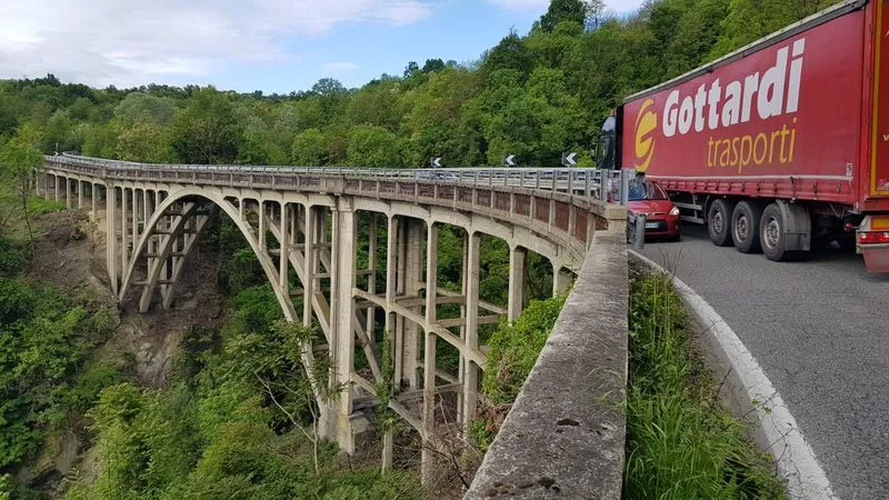 PONTE PRETI - Allarme della Città metropolitana: «Ancora non sappiamo dal Ministero se il progetto sarà finanziato»