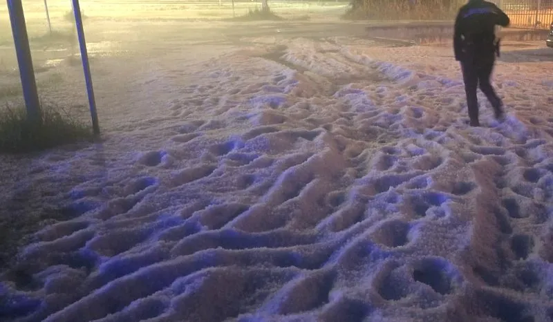 FORTE GRANDINATA SUL CANAVESE - Colpita la zona di Strambino: a terra ghiaccio come neve - FOTO