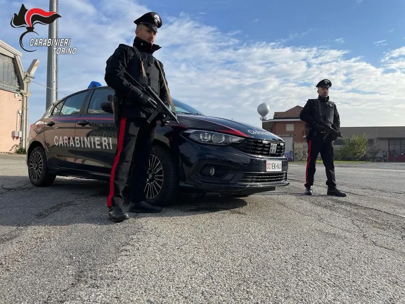 LINGOTTO - Tentano il furto in un cantiere: una donna faceva da «palo» con la figlia di appena 2 anni