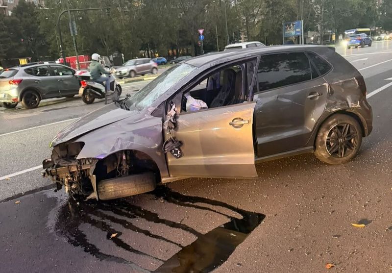 MIRAFIORI - Incidente con auto pirata, un uomo trasportato in ambulanza al Cto