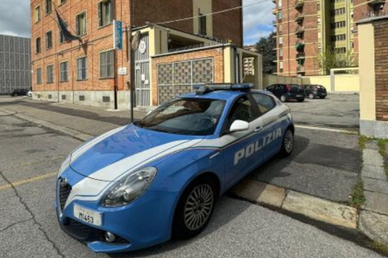 MIRAFIORI - Controlli straordinari della polizia: 1 arresto, 4 denunce, 8 veicoli sequestrati