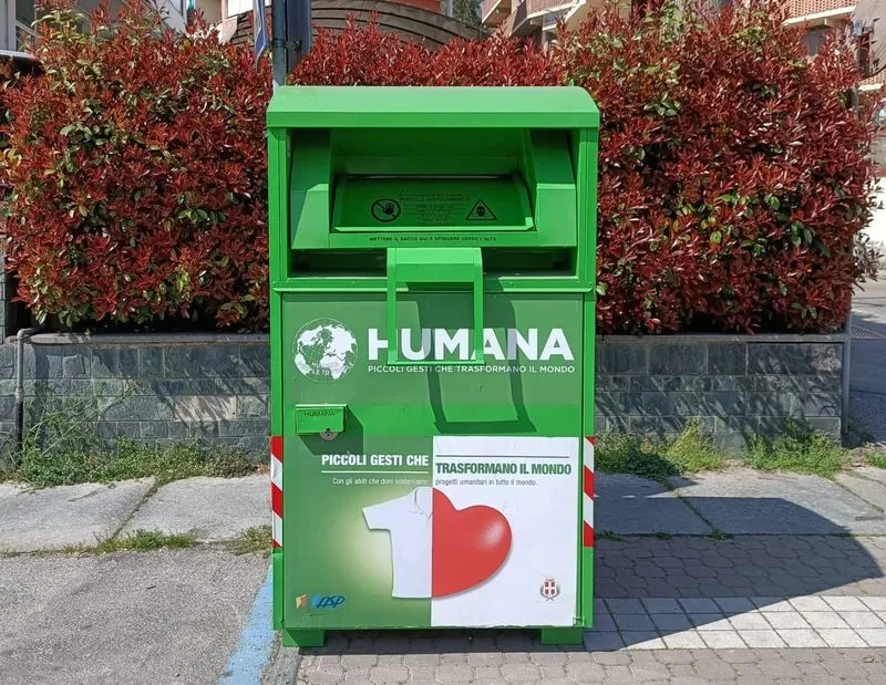 TORINO SUD - Abiti usati, meglio posticipare il conferimento a ottobre