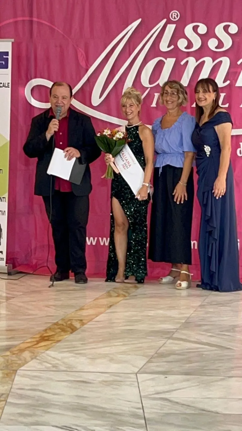 TORINO SUD - Silvia Accardo premiata alla finalissima di Miss Mamma Italiana Evergreen 2025 - FOTO
