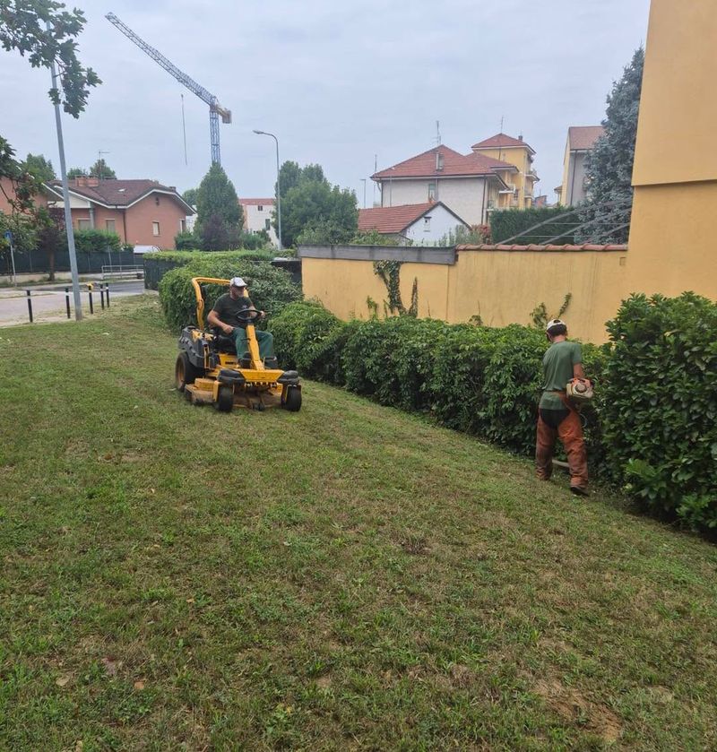 TROFARELLO - Le manutenzioni diffuse sul territorio non si sono fermate neanche nel mese di agosto - FOTO