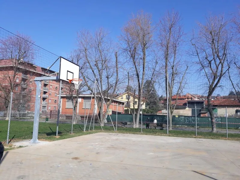 TROFARELLO - Il campetto da basket riqualificato e dedicato al giovane Enrico Airaldi