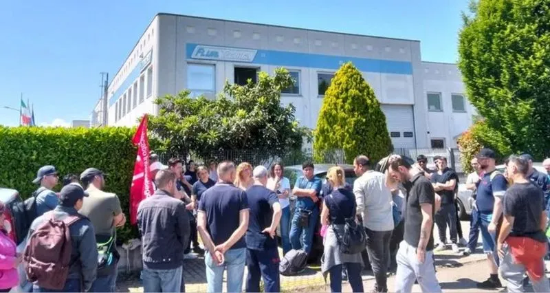 TROFARELLO - Salari bassi, libertà sindacale e nuovo contratto: lavoratori della Fiorentini pronti allo sciopero