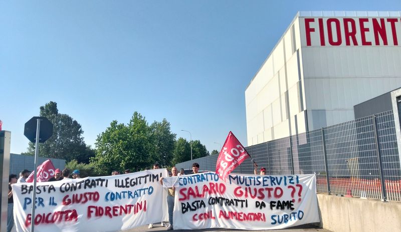 TROFARELLO - Scioperano i lavoratori di Fiorentini: «Contratto giusto e paghe orarie adeguate» - FOTO