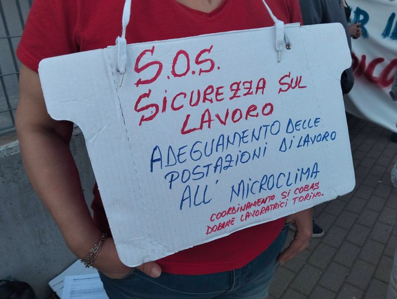 TROFARELLO - Scioperano i lavoratori di Fiorentini: «Contratto giusto e paghe orarie adeguate» - FOTO
