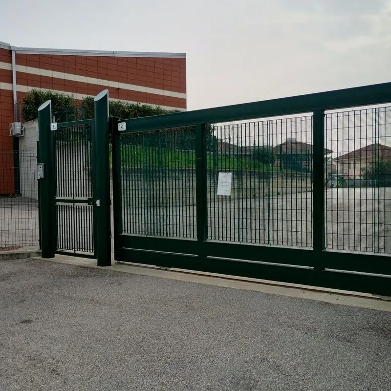 TROFARELLO - Raffica di manutenzioni in città: nuovi giochi al giardino di via Ley - FOTO