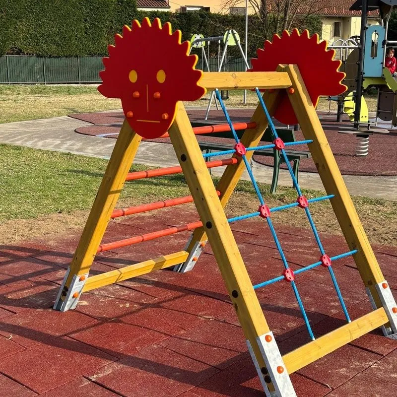 TROFARELLO - Raffica di manutenzioni in città: nuovi giochi al giardino di via Ley - FOTO