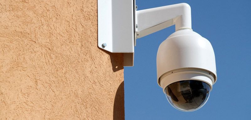 TROFARELLO - Due nuove telecamere nel parco di via Morgari: basta vandalismi e degrado