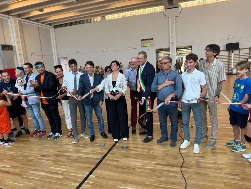 TROFARELLO - Nella festa dello sport inaugurata la nuova palestra Sandro Pertini - FOTO