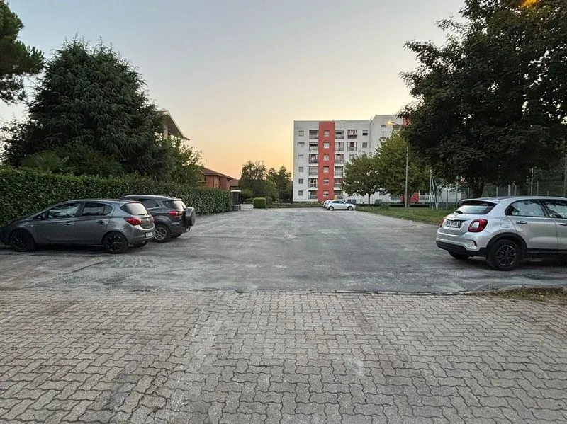 TROFARELLO - Sistemata la pavimentazione del parcheggio di via Nenni - FOTO