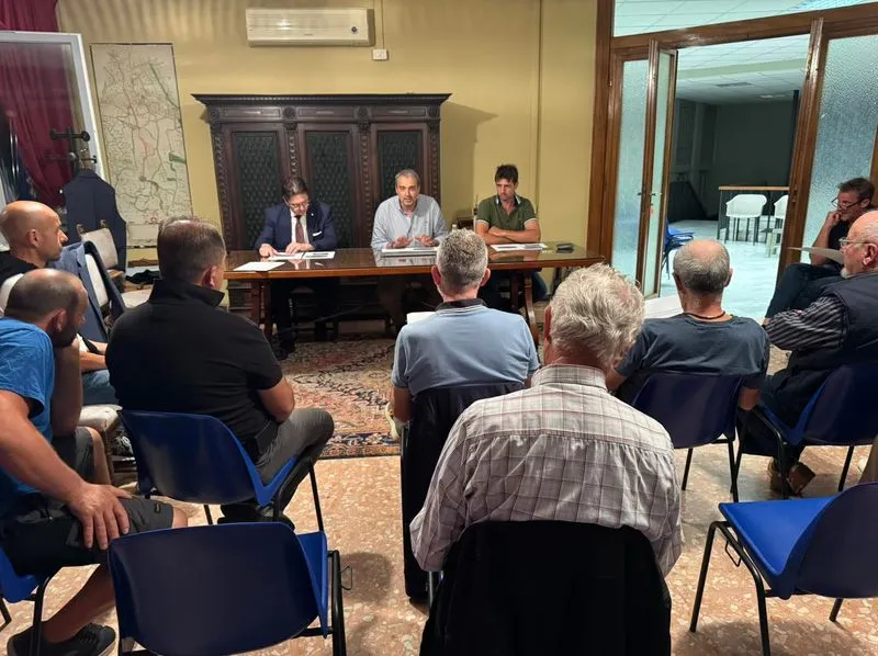 TROFARELLO - Nuovo parco fotovoltaico Rfi, Il Comune: «Nessun suolo agricolo sottratto alle nostre aziende locali»