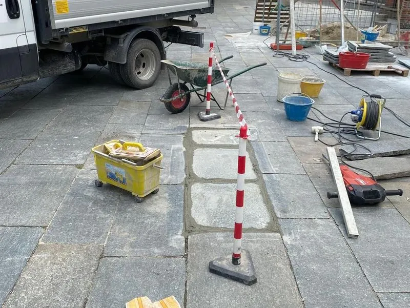 TROFARELLO - Si rifà il look la pavimentazione di piazzale Duca d'Aosta - FOTO