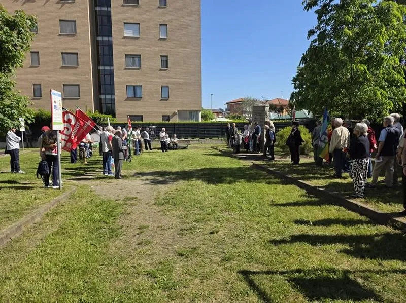 TROFARELLO - La comunità ha reso omaggio alla Festa dei Lavoratori