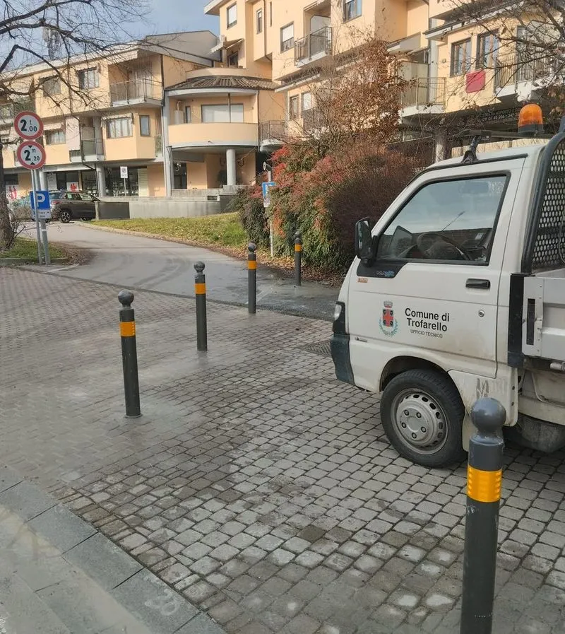 TROFARELLO - Aperto il parcheggio in via Garibaldi, nuovi stalli al campo sportivo Mazzola - FOTO