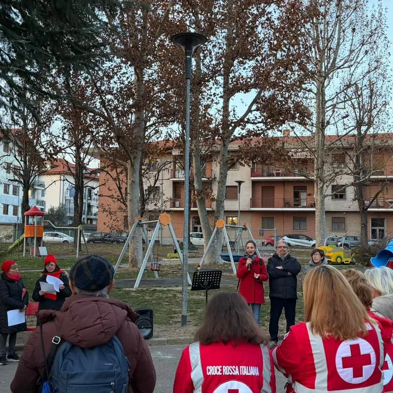 TROFARELLO -  Rinnovate le firme sulla panchina rossa contro la violenza sulle donne - FOTO